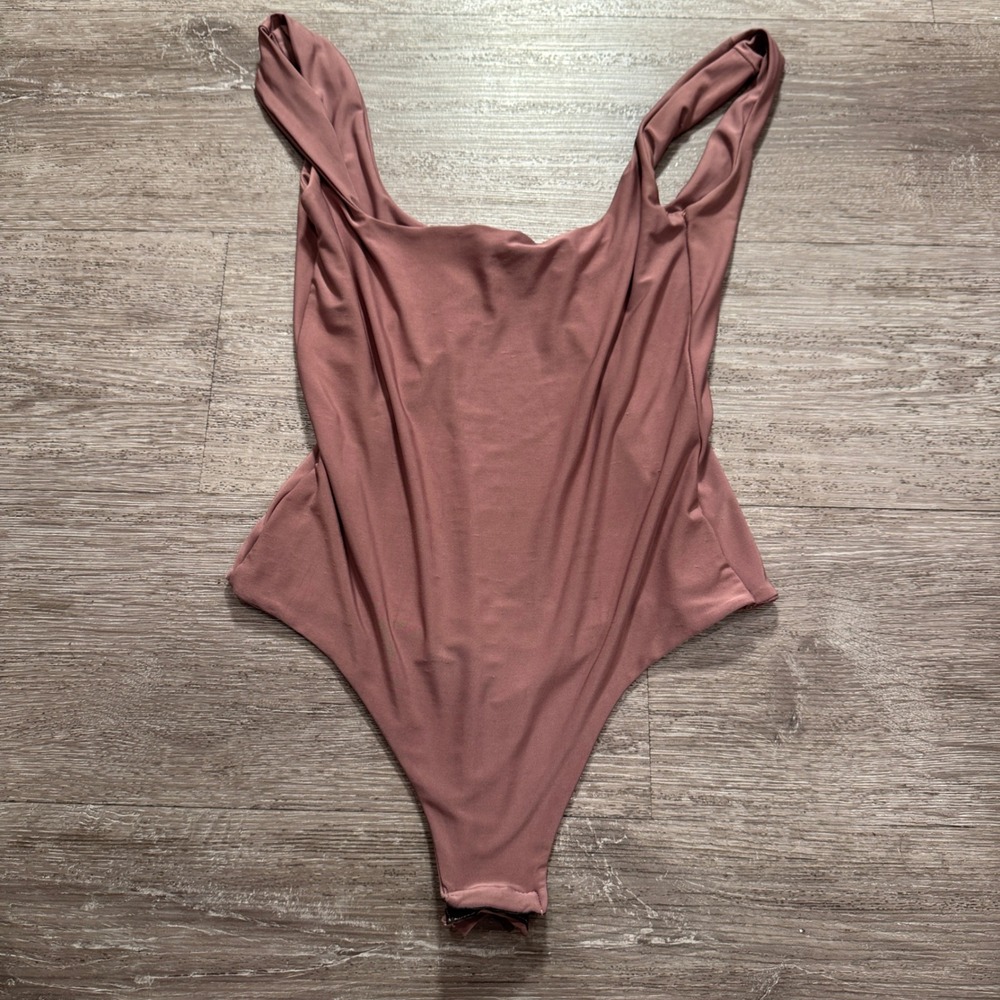 PrettyLittleThing Bodysuit Womens 4 Mauve Square Neck Minimalist Base Layer